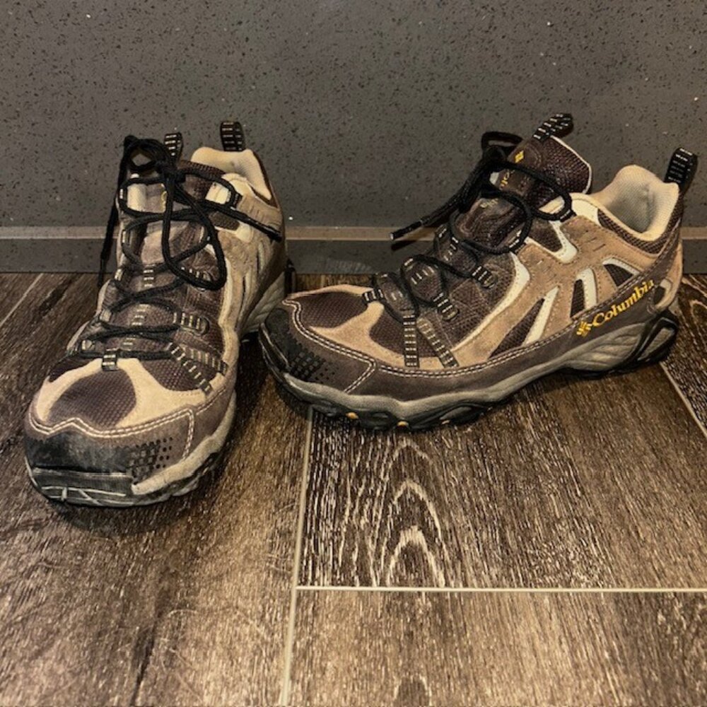 COLUMBIA BM3549-229 Mens 8 M Brown Tan Suede Trail Hiking Outdoor Low Top Shoe